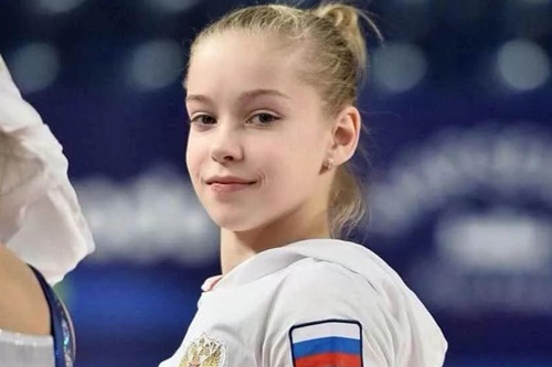 アンジェリーナシマコバ ロシア がかわいい 年齢やコーチ 成績は 3a Tripleaxel